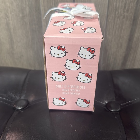 New Blue Sky Clayworks School Girl Hello Kitty & Rainbow Salt & Pepper Shakers - Picture 4 of 9